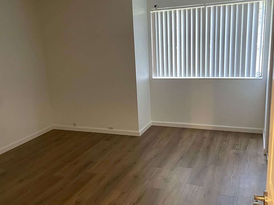 1st image of 548 Woodside Oaks APT 3