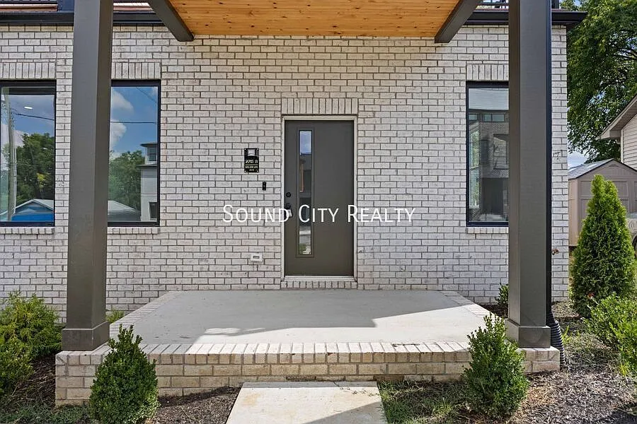 Building Photo - 2715 Delaware Ave #B