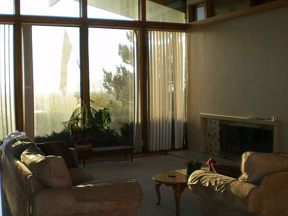 Vaulted Ceilings in Livingroom