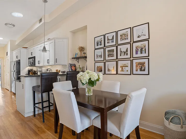 416 Monroe St #4R — Photo 4