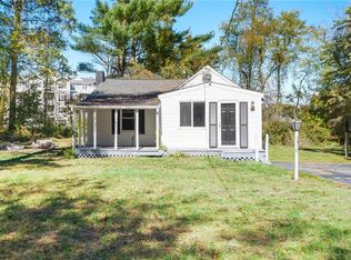 84 Hospital Rd, Riverside, RI 02915