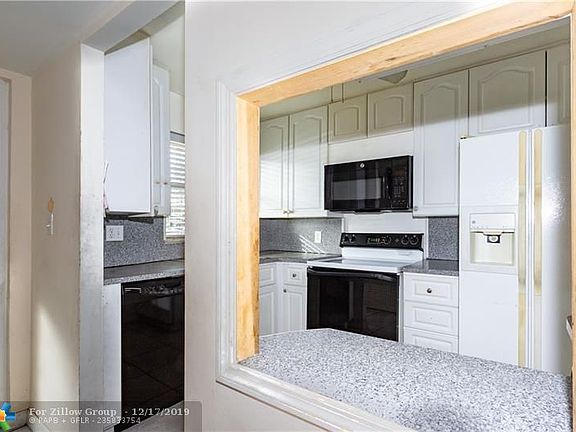 5th image of 8920 Sunrise Lakes Blvd APT 110