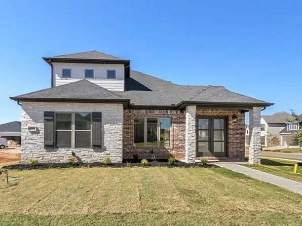 6200 SW Luna Ln, Bentonville, AR 72713