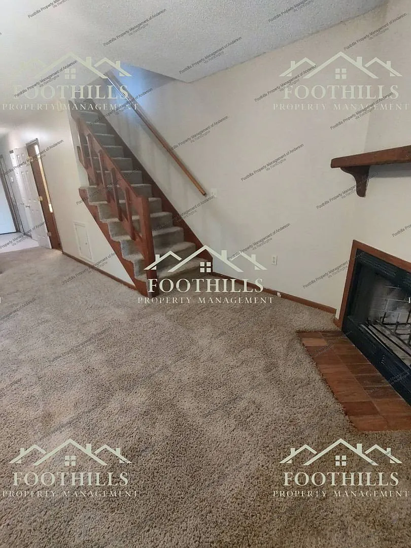 2 bed, 1.5 bath, 1100 sqft, $995 — Photo 3