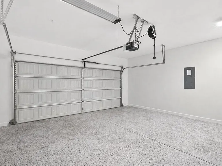462 Fenwick Dr — Photo 23