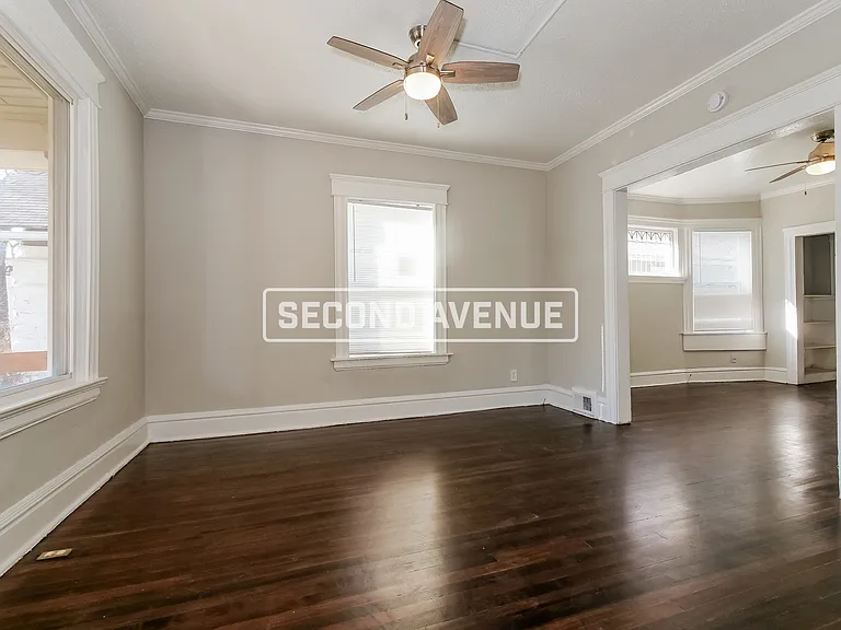 2530 Mersington Ave — Photo 6