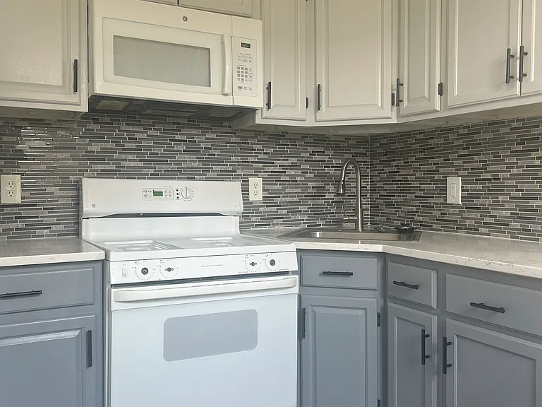 2601 Park Heights Ter #B — Photo 3