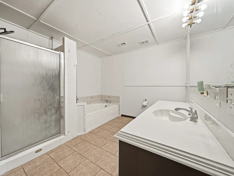 700 Harrel Ave — Photo 17