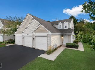 2811 Rutland Cir UNIT 201, Naperville, IL 60564