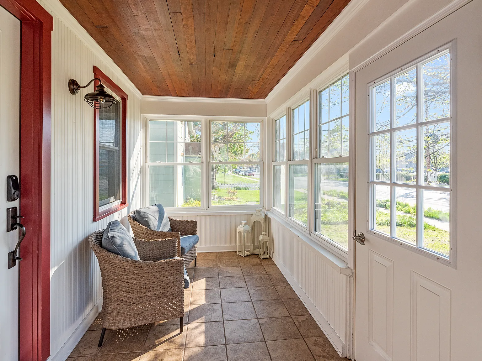 3 bed, 1440 sqft, $7,650 — Photo 3