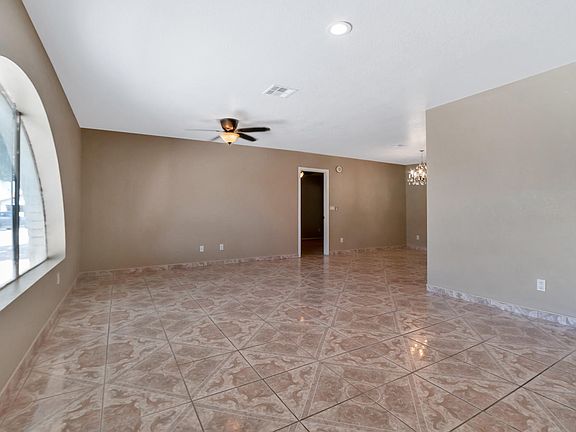 4th image of 8207 N 51st Dr