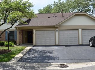 584 Williamsburg Ct APT C-1, Wheeling, IL 60090
