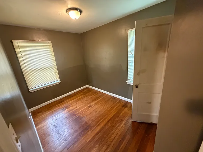 23104 Brittany Ave — Photo 8
