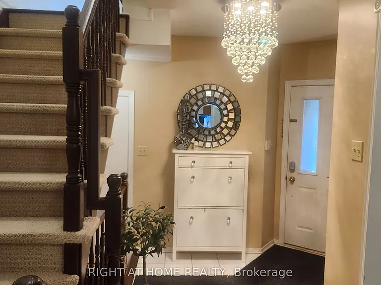 59 Havenhurst Cres — Photo 3