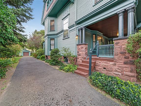 3rd image of 51 Brighton St