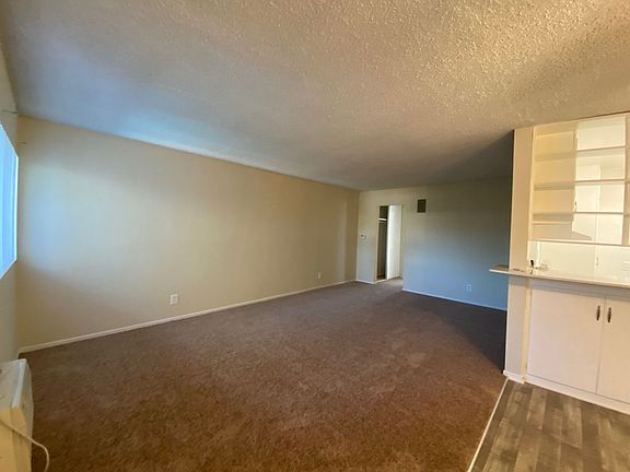 5th image of 8830 Etiwanda Ave #24