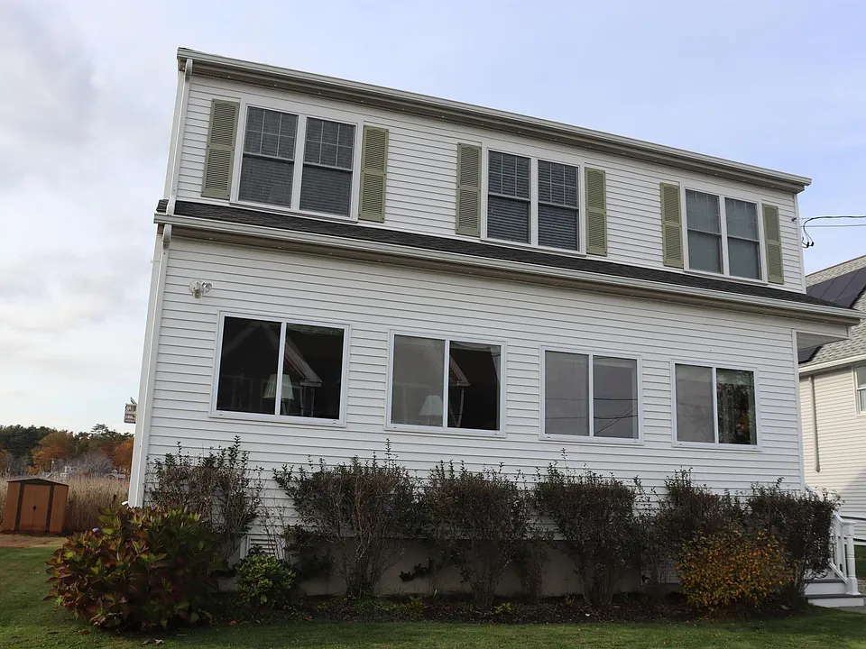 18 Gentian Rd