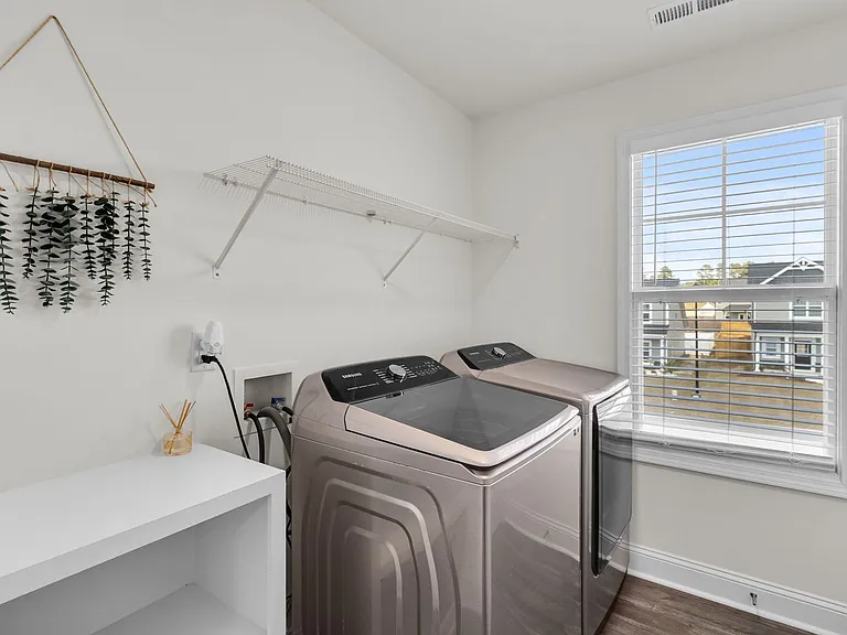173 London Dr — Photo 18