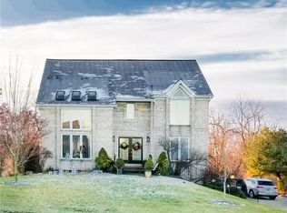 1637 Royal Oak Dr, Sewickley, PA