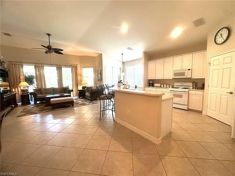 1634 Tarpon Bay Dr S #202 — Photo 9