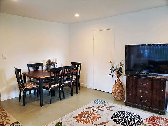 2nd image of 4714 Wilshire Ln