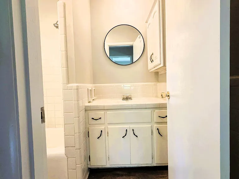 101 W Hillwood Dr #A — Photo 14