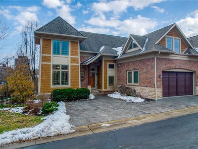 17 Kenilworth Mews, Cleveland Heights, OH, 44106