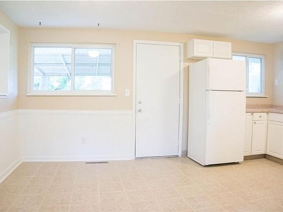 5th image of 7507 Blackshear Dr
