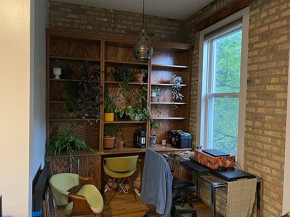 3rd image of 1102 N Hermitage Ave #2