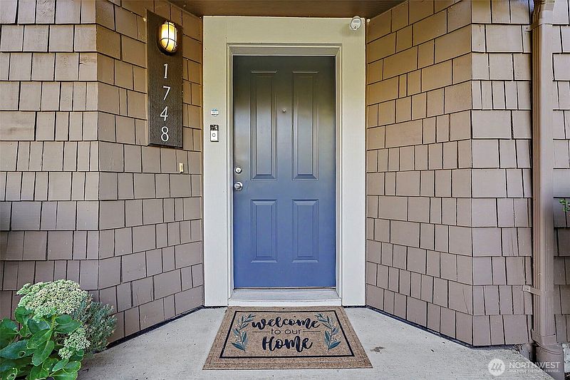 3rd image of 1748 24th Avenue NE