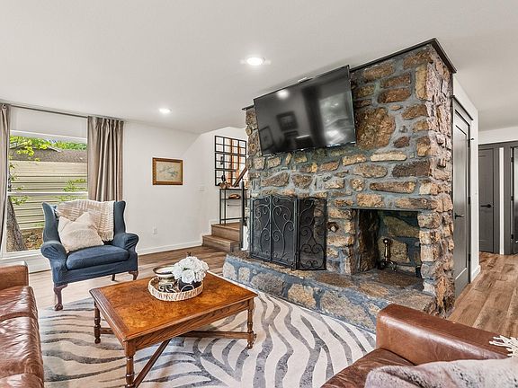 4th image of 3430 Lake Cliff Rd