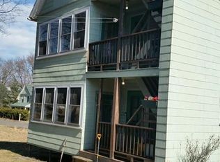 27 Oscar St, Holyoke, MA 01040