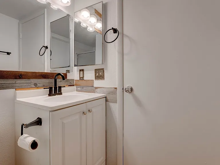 5519 Myron Cir — Photo 16