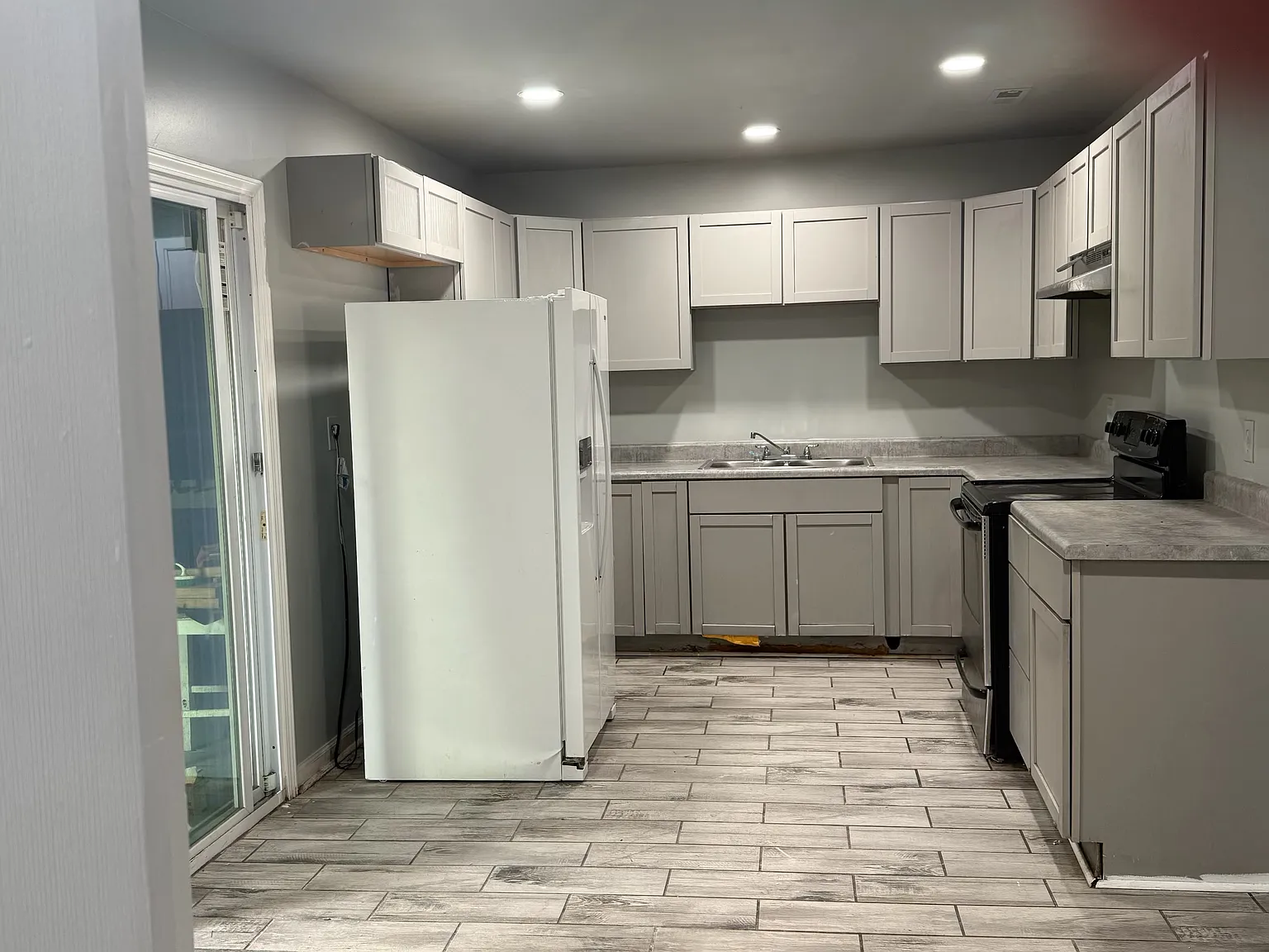 3 bed, 1104 sqft, $1,700 — Photo 2