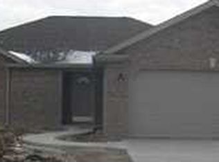 405 20th St, Huntingburg, IN 47542