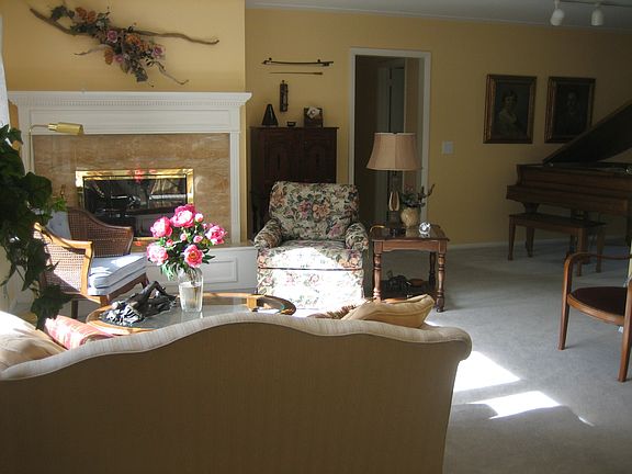 2nd image of 1955 Aquila Ave N