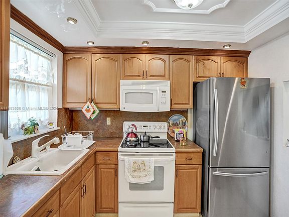 4th image of 8135 Sunrise Lakes Blvd APT 204