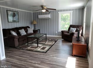 215 Irving Ave N, Colonial Beach, VA 22443