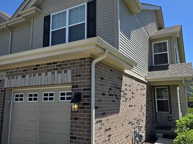 1801 Turtle Creek Dr — Photo 2