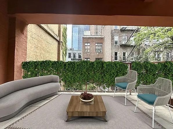 449 W 44th St APT 2G