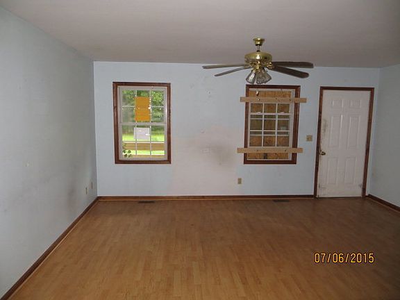5th image of 1082 Essex Mill Rd