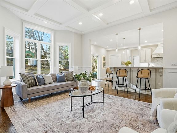 4th image of 9 Holton Rd