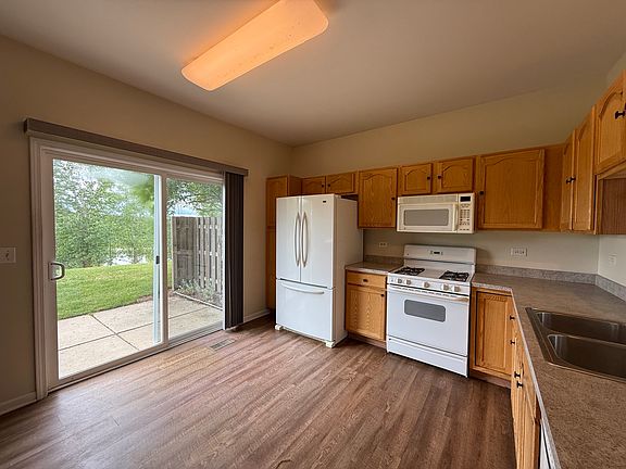 3rd image of 591 W Kristina Ln