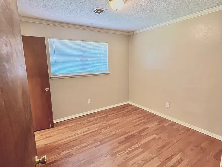2124 Allenhurst St — Photo 8
