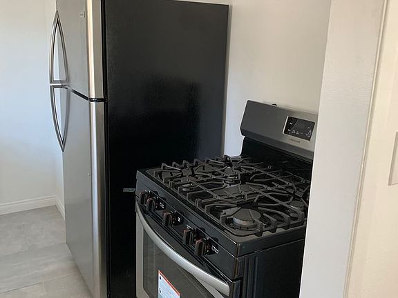 4th image of 1139-1141 S Holt Ave #3