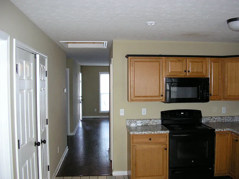 210 Crow Ave #B — Photo 13