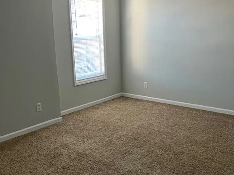 901K Litchfield Way — Photo 11