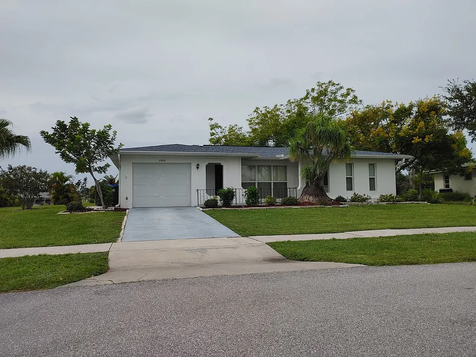 6498 Fabian Rd