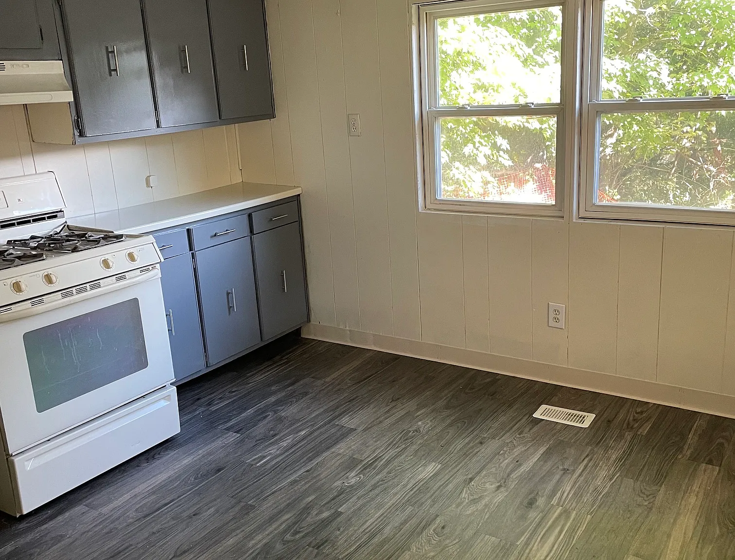 2 bed, 650 sqft, $1,100 — Photo 3