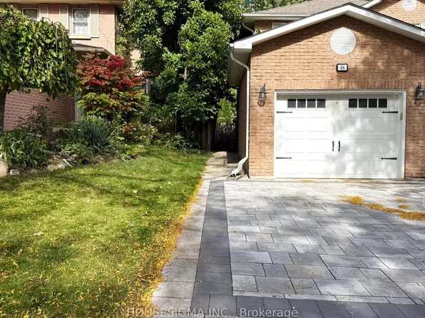 16 Mendys Frst, Aurora, ON L4G 5A3